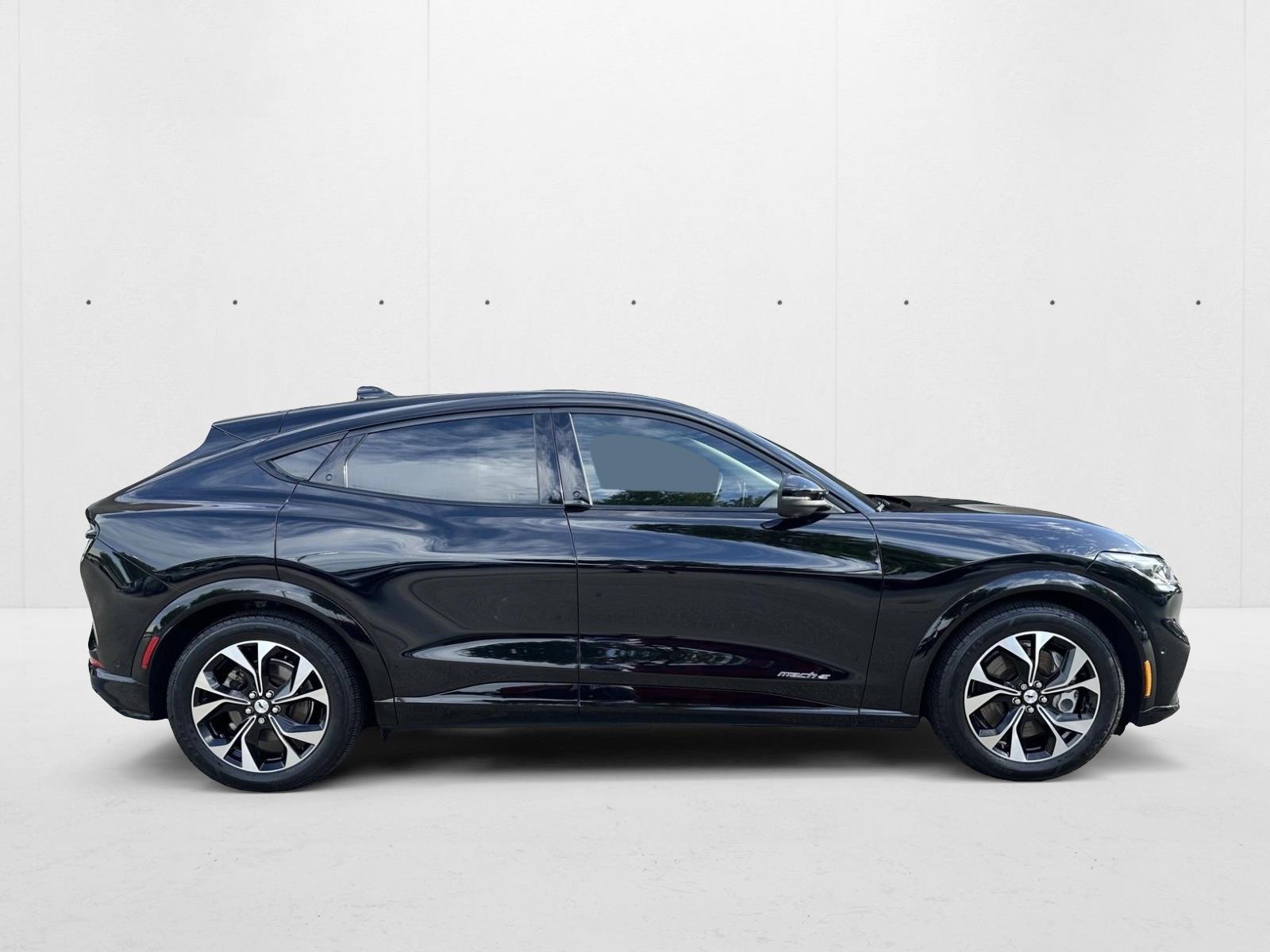 2023 Ford Mustang Mach-E Premium photo 4