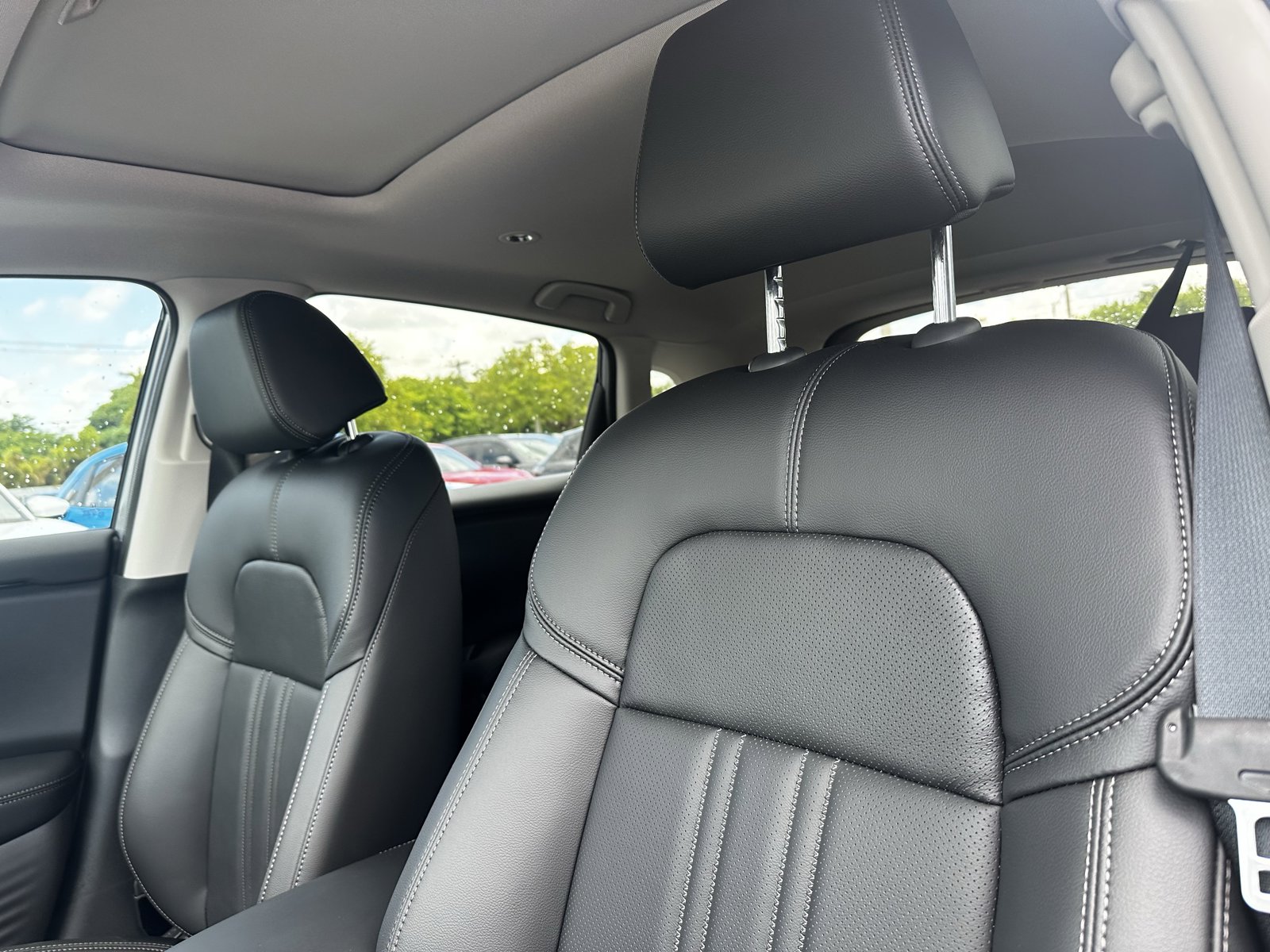 2026 Honda HR-V EX-L photo 4