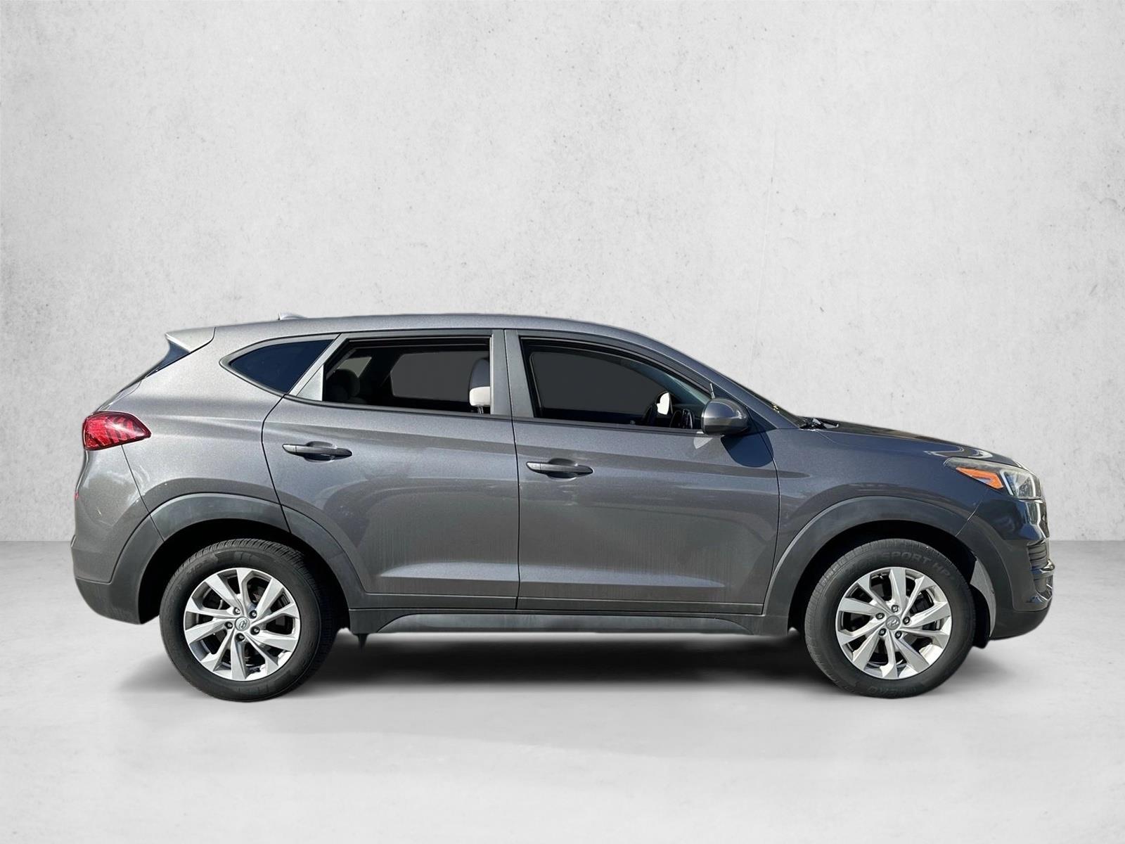 2020 Hyundai Tucson SE photo 3