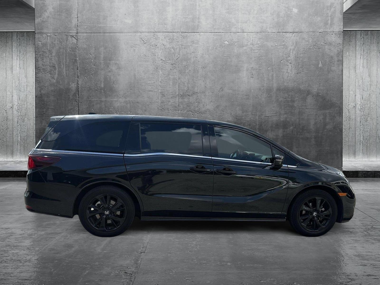 2023 Honda Odyssey Sport photo 4