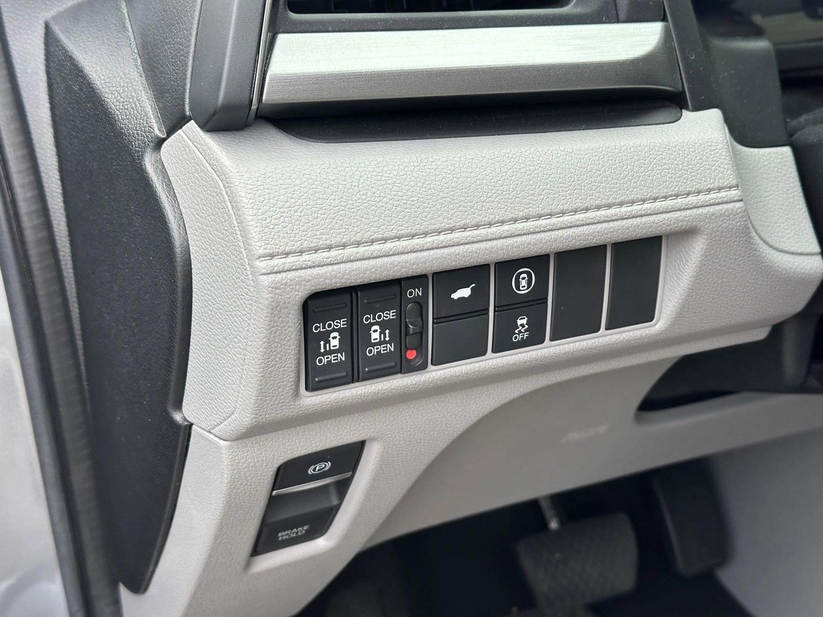 2024 Honda Odyssey EX-L - Photo 16