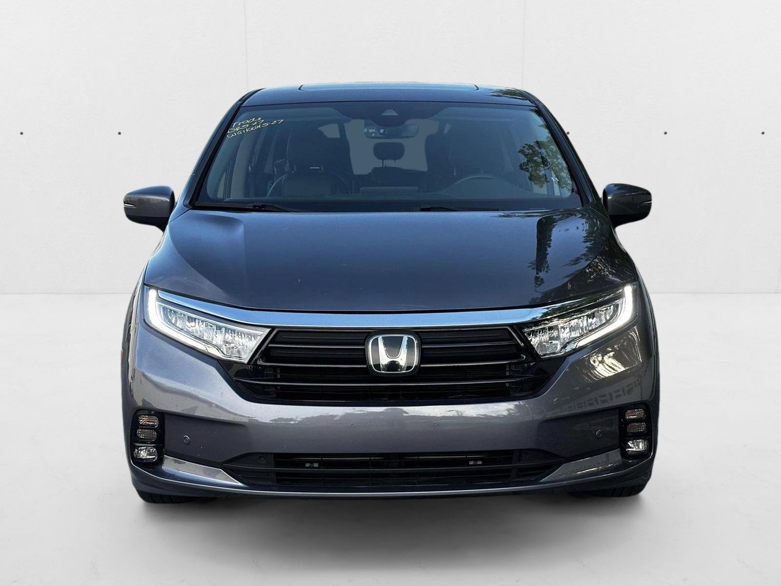 2023 Honda Odyssey Touring photo 2