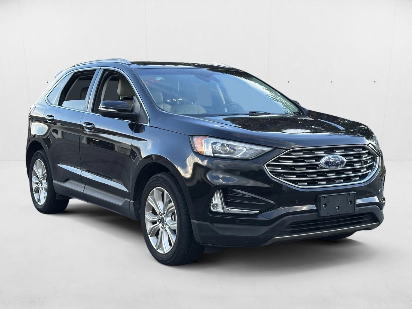 2020 Ford Edge Titanium photo 3