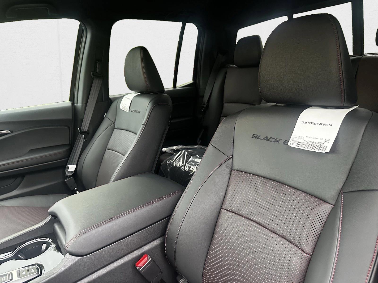 2025 Honda Ridgeline Black Edition photo 4