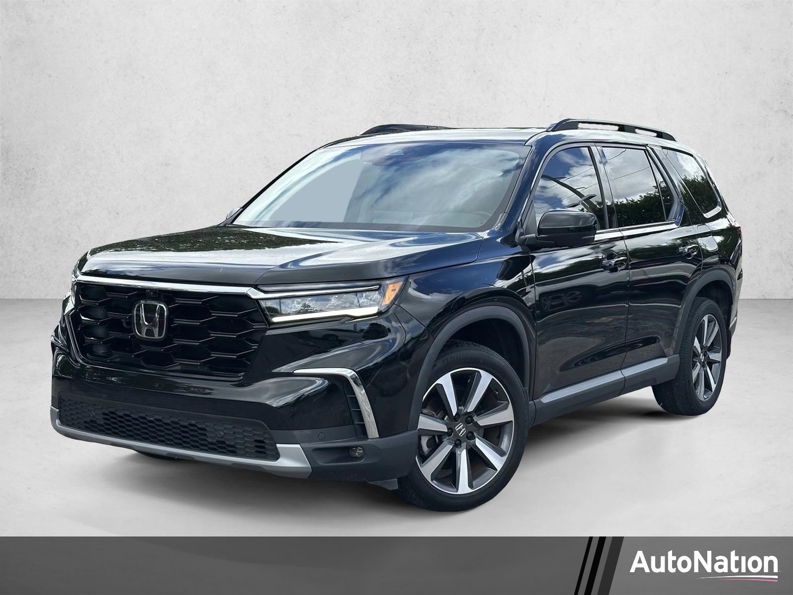 2023 Honda Pilot Elite AWD's photo