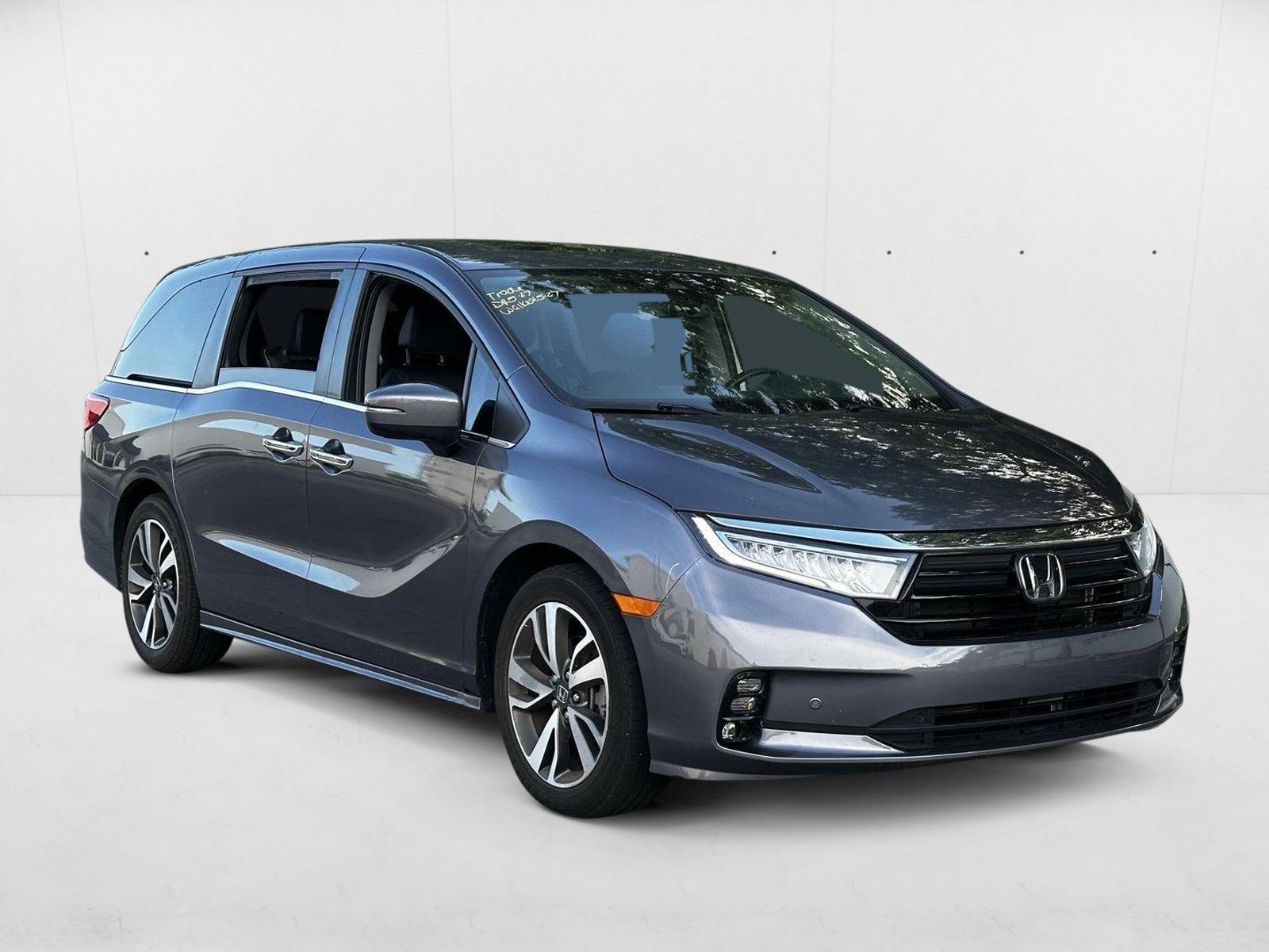 2023 Honda Odyssey Touring photo 3