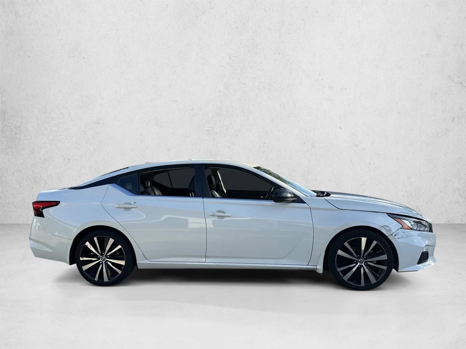 2021 Nissan Altima 2.5 SR photo 4