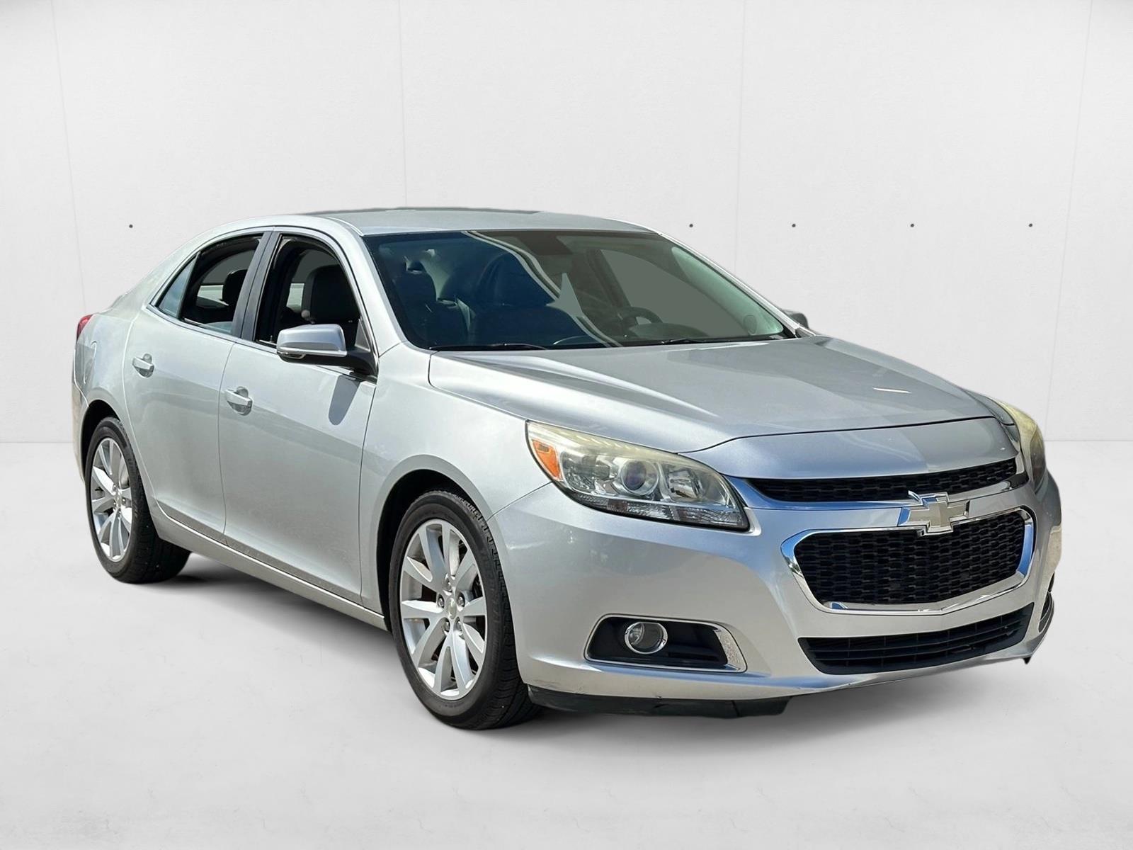 2015 Chevrolet Malibu 2LT photo 3