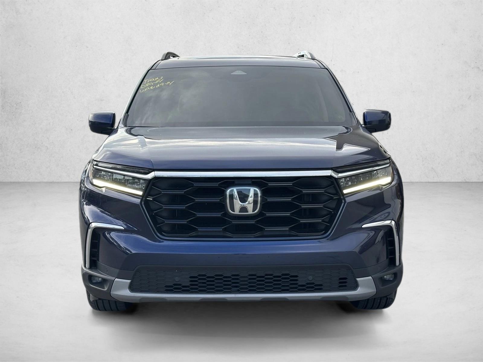 2023 Honda Pilot Touring photo 2