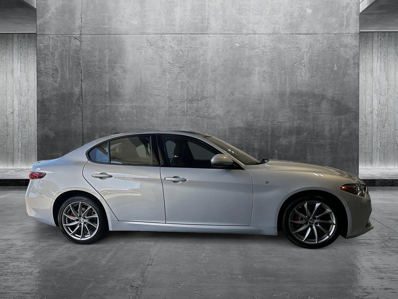 2023 Alfa Romeo Giulia Ti photo 4