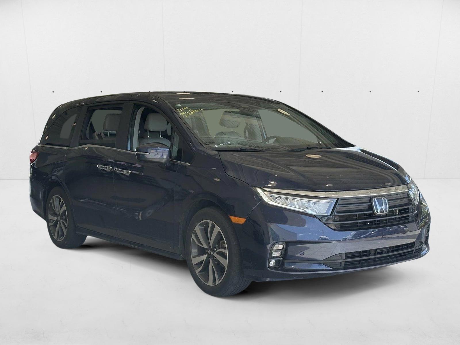 2023 Honda Odyssey Touring photo 3