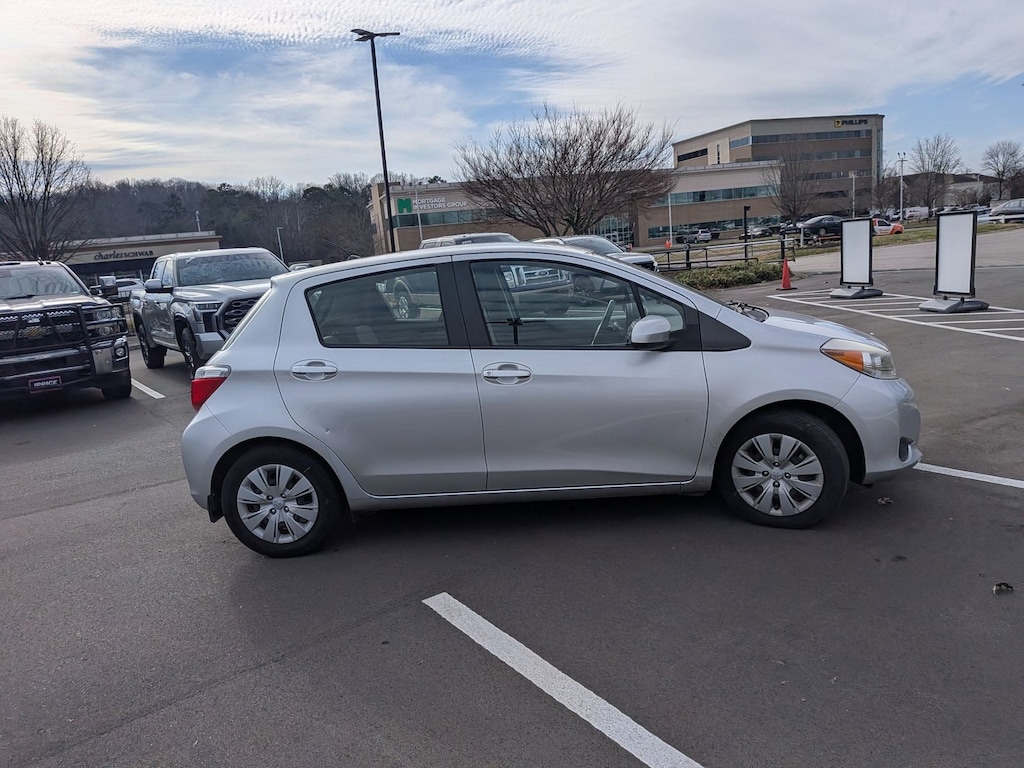 Used 2012 Toyota Yaris L Liftback