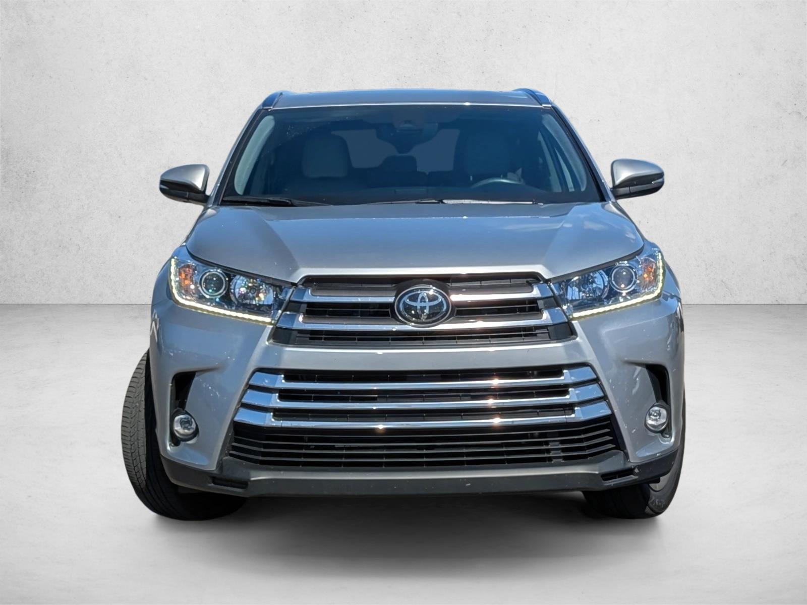 2019 Toyota Highlander Limited photo 2