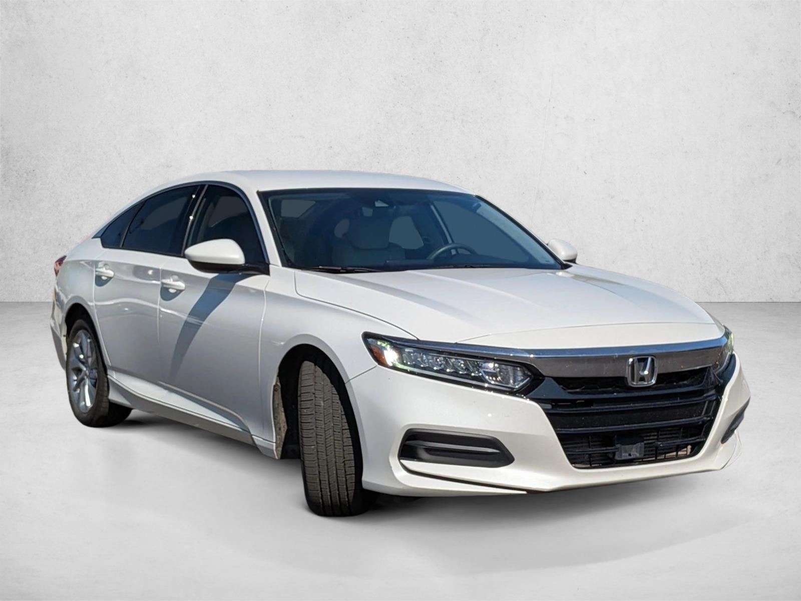 2018 Honda Accord LX photo 3