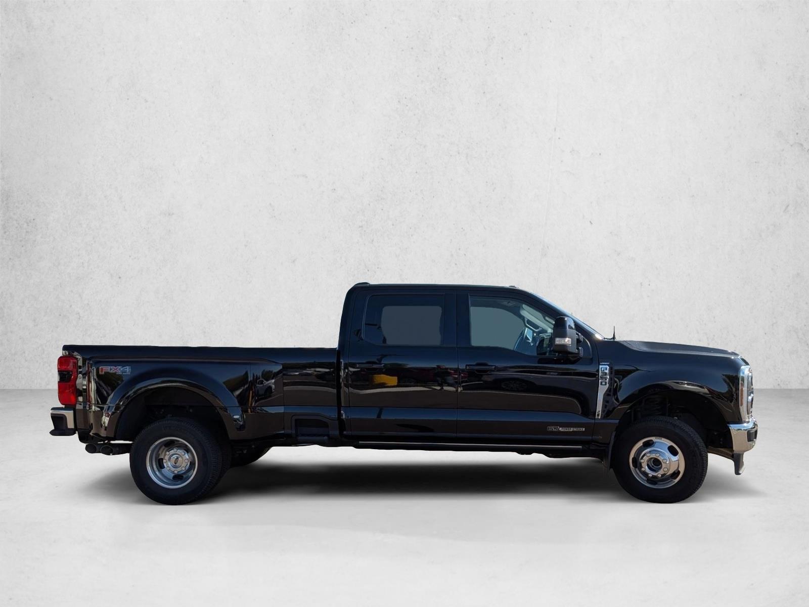 2024 Ford F-350 Lariat photo 4