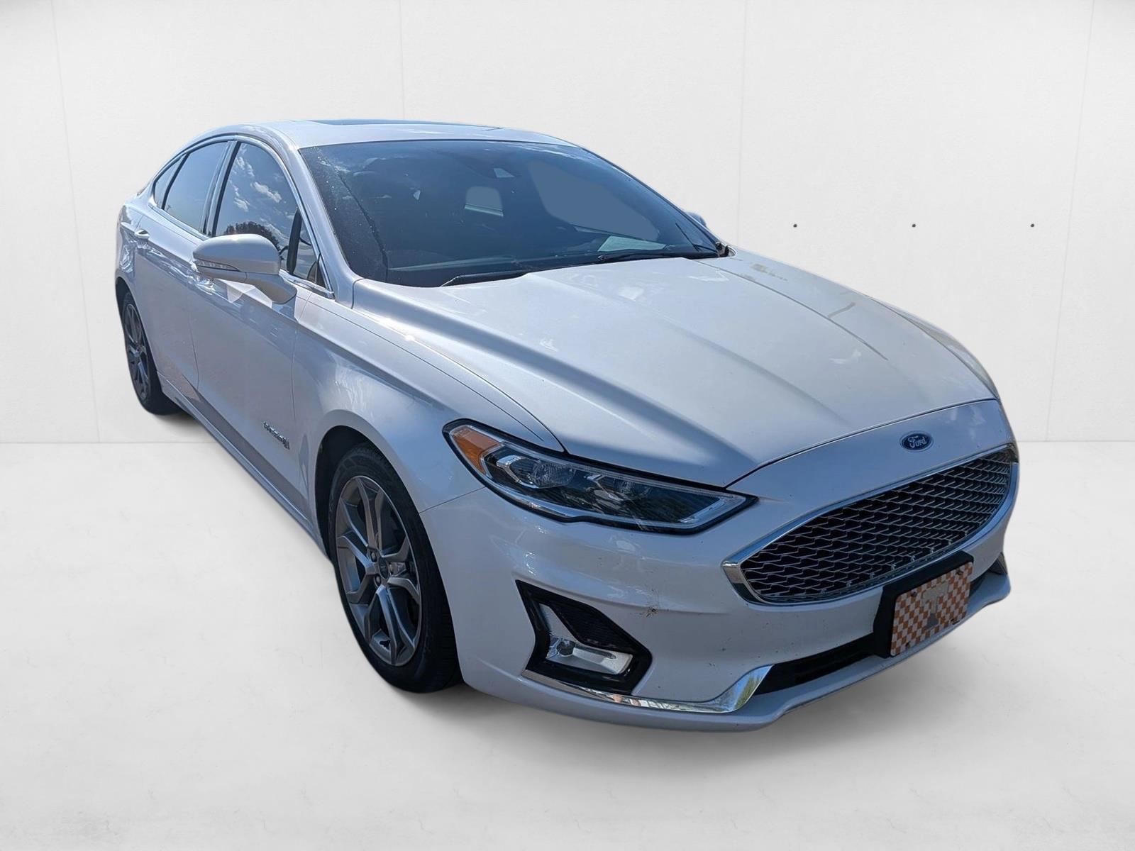 2019 Ford Fusion Hybrid Titanium photo 3