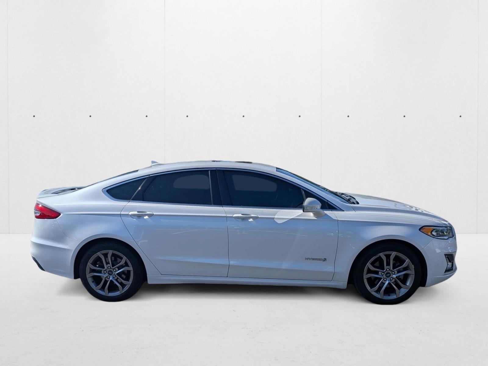 2019 Ford Fusion Hybrid Titanium photo 4