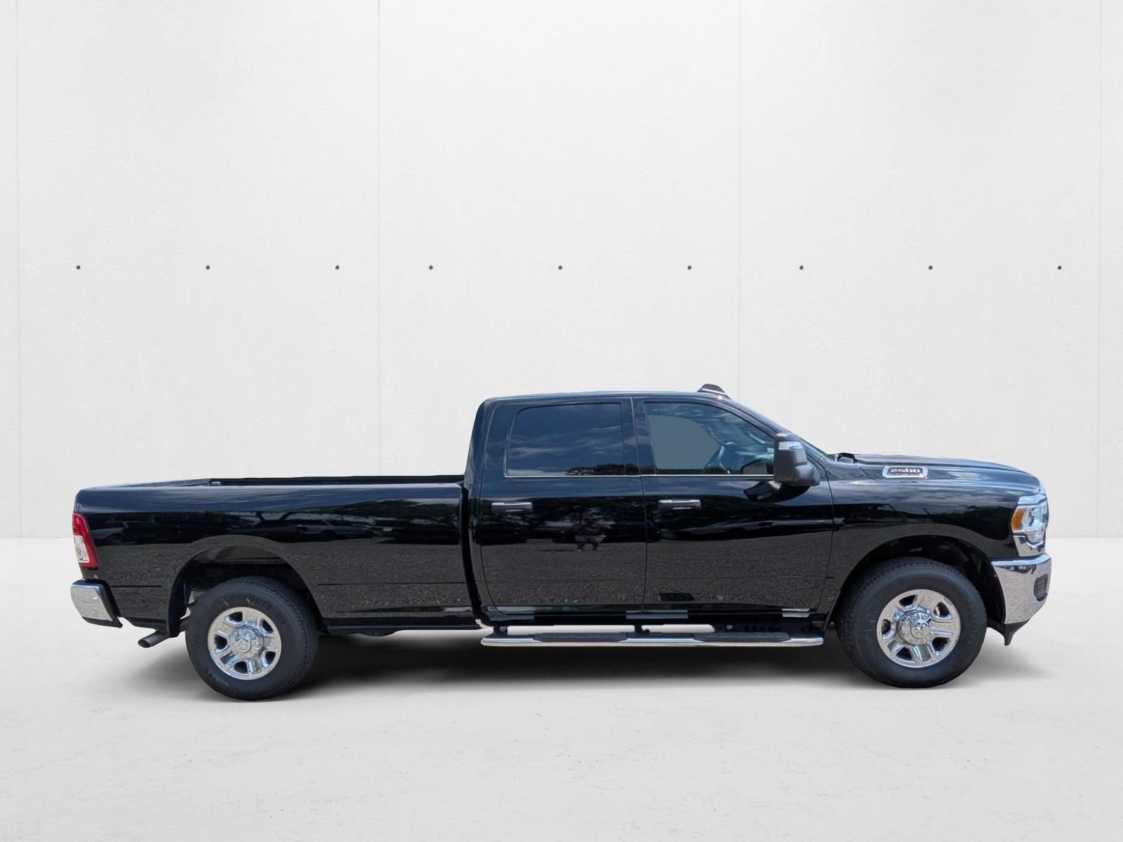 2024 Ram 2500 Tradesman photo 4