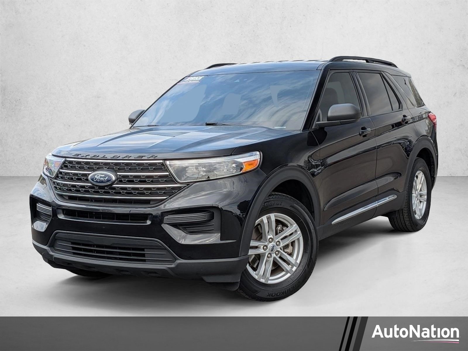 2024 Ford Explorer XLT RWD's photo