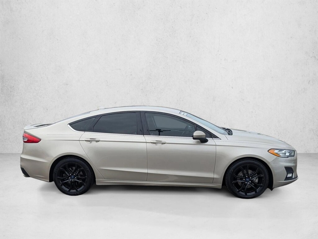 Used 2019 Ford Fusion SE Sedan