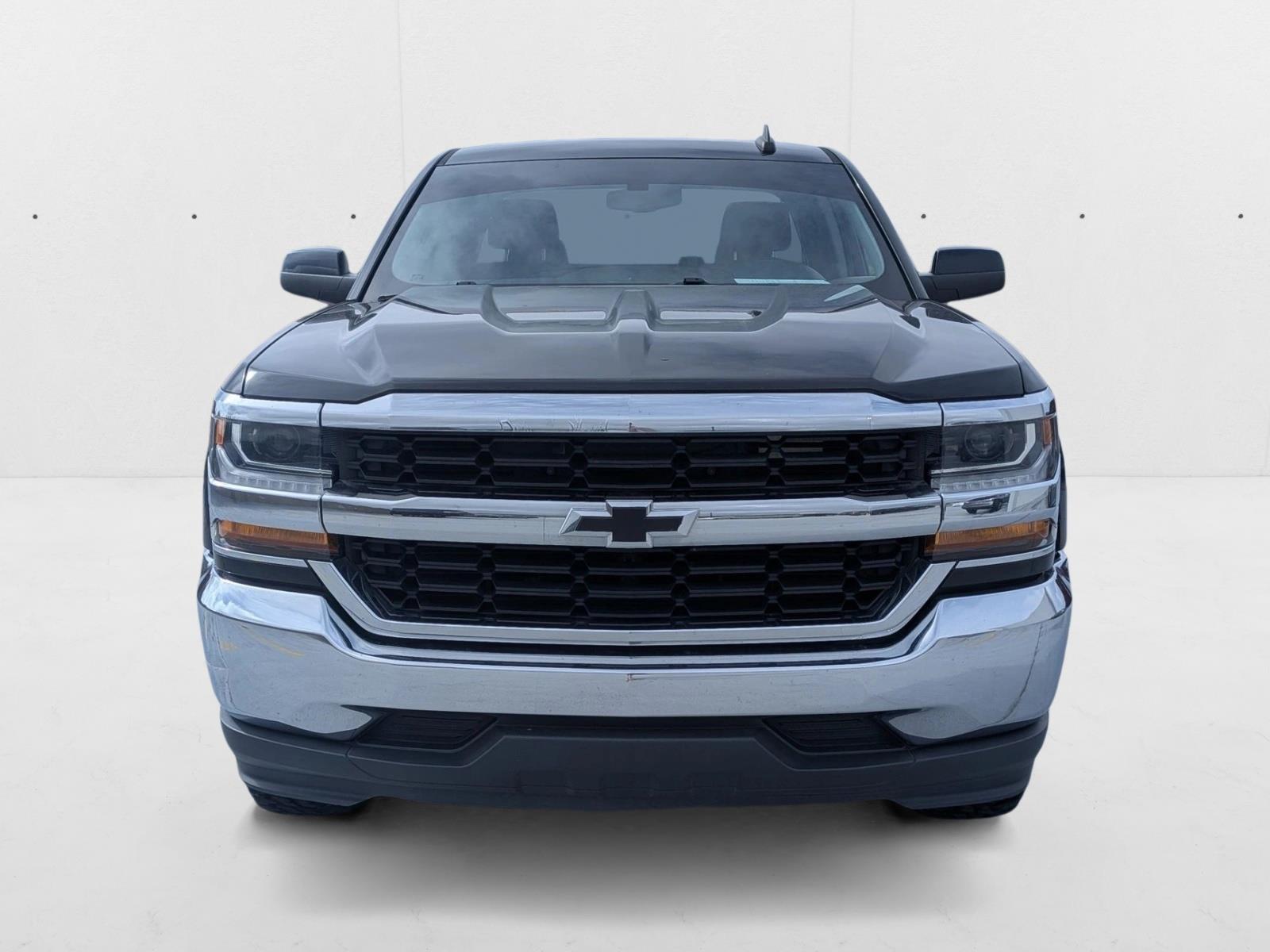 2019 Chevrolet Silverado 1500 photo 2