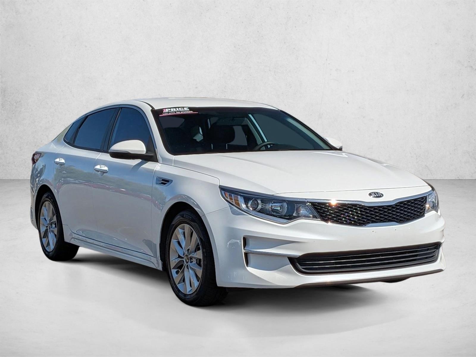 2018 Kia Optima LX photo 3