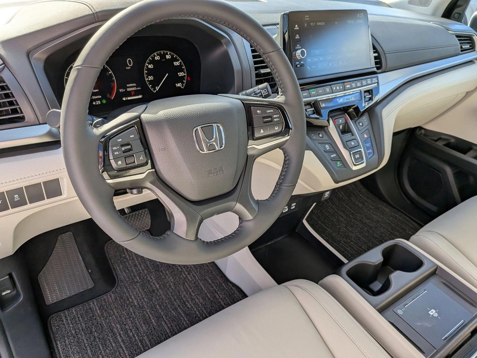 2026 Honda Odyssey EX-L photo 3