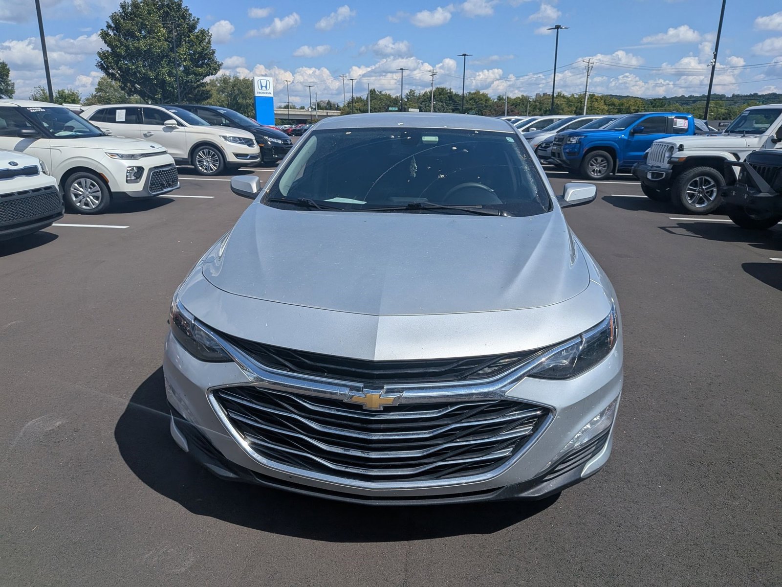 2020 Chevrolet Malibu 1LT photo 2