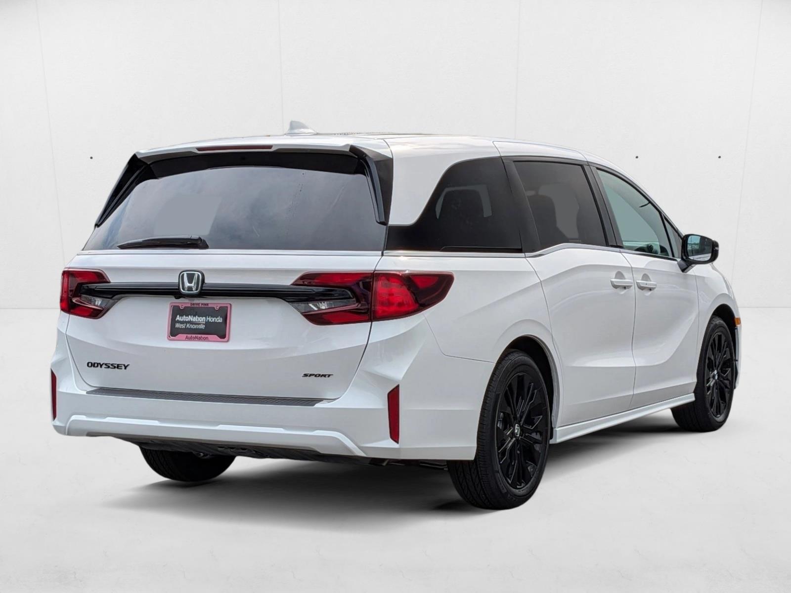 2026 Honda Odyssey photo 2