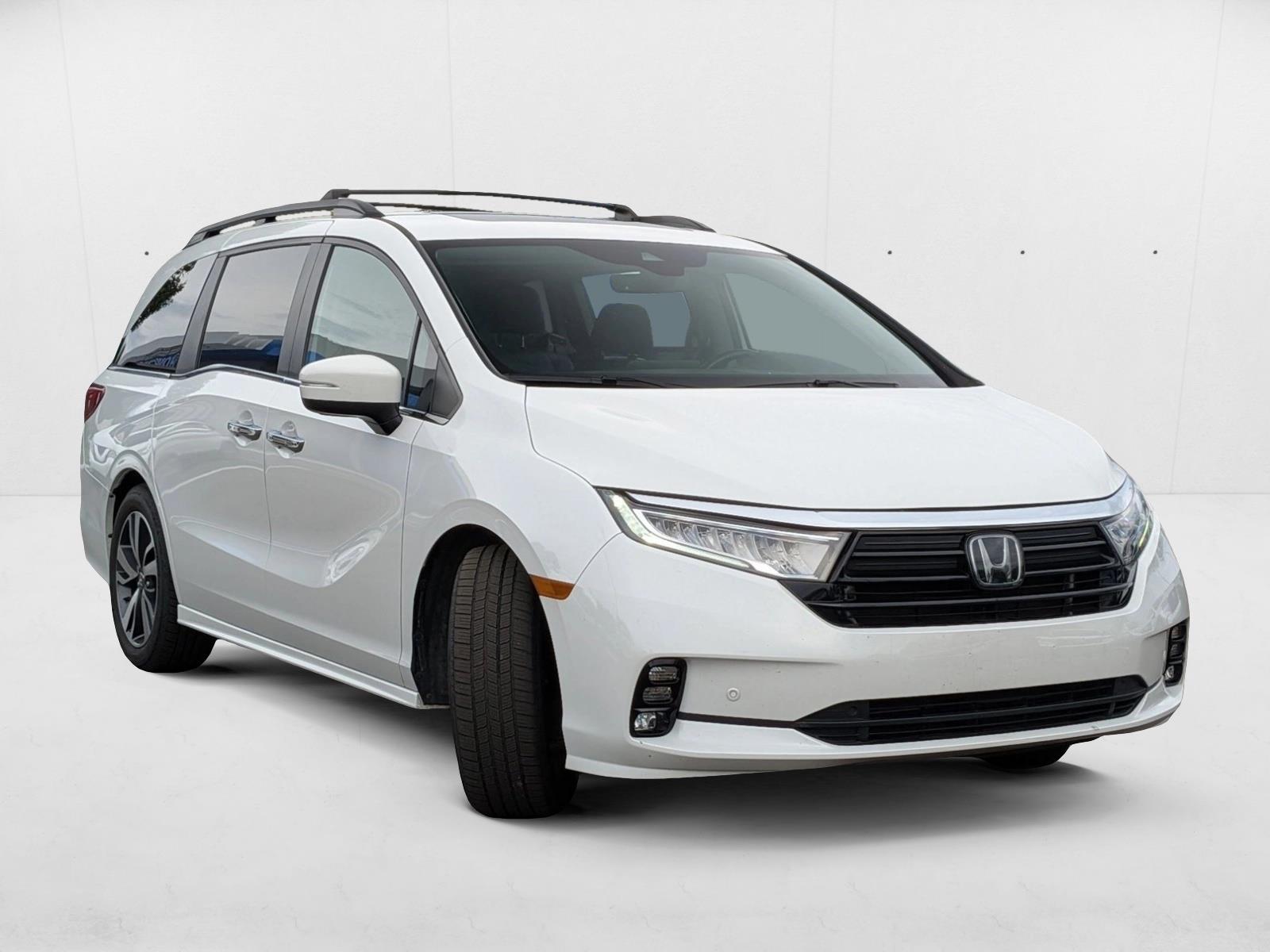 2022 Honda Odyssey Touring photo 3