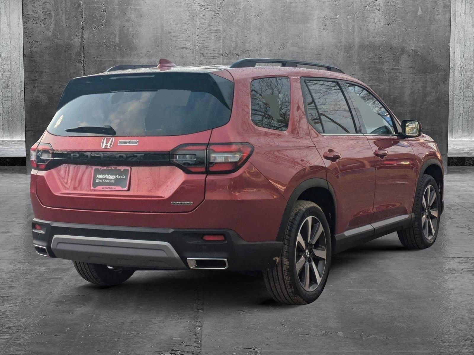 2025 Honda Pilot Touring photo 2