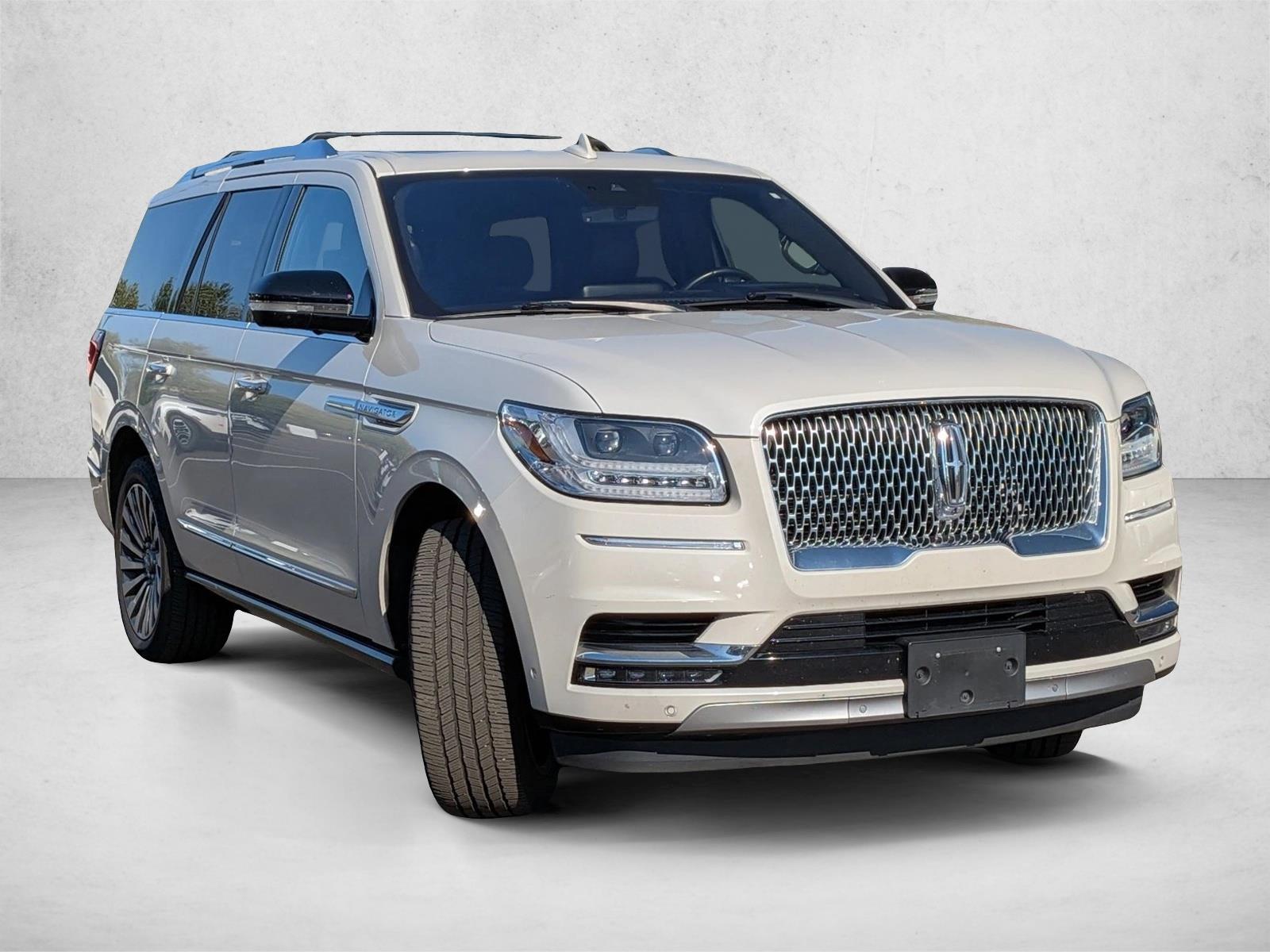 2019 Lincoln Navigator Reserve photo 3