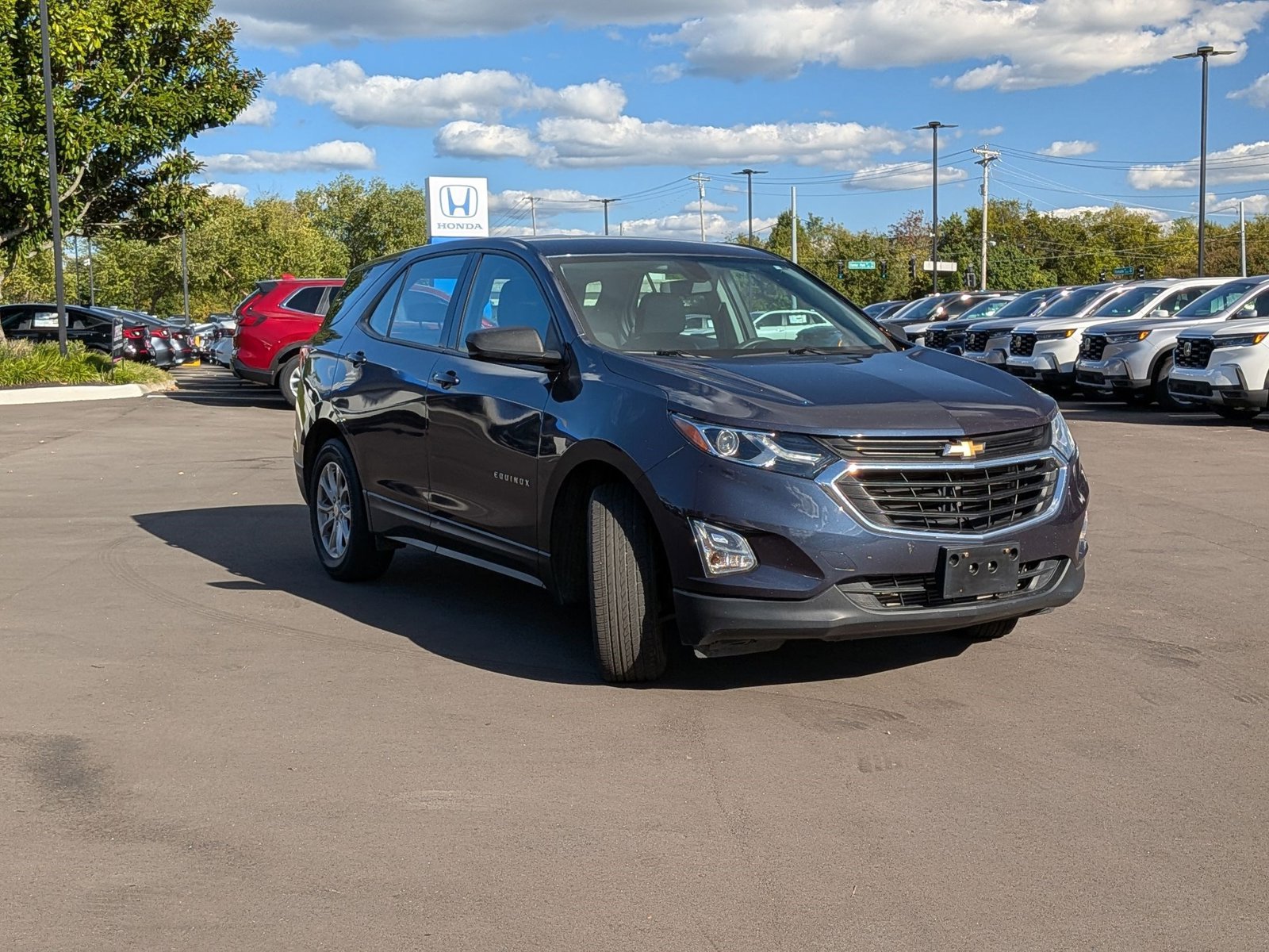 2018 Chevrolet Equinox LS photo 3