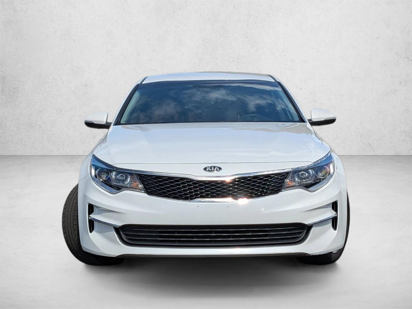 2018 Kia Optima LX photo 2