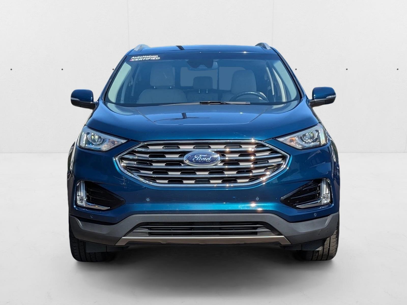 2020 Ford Edge Titanium photo 2