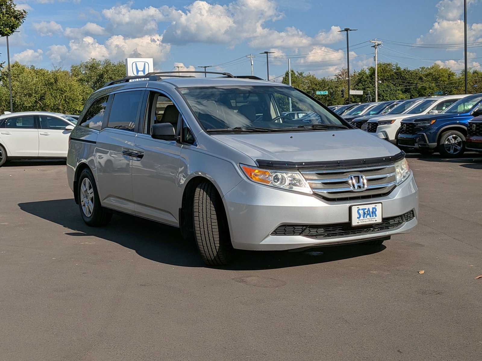 2013 Honda Odyssey LX photo 3