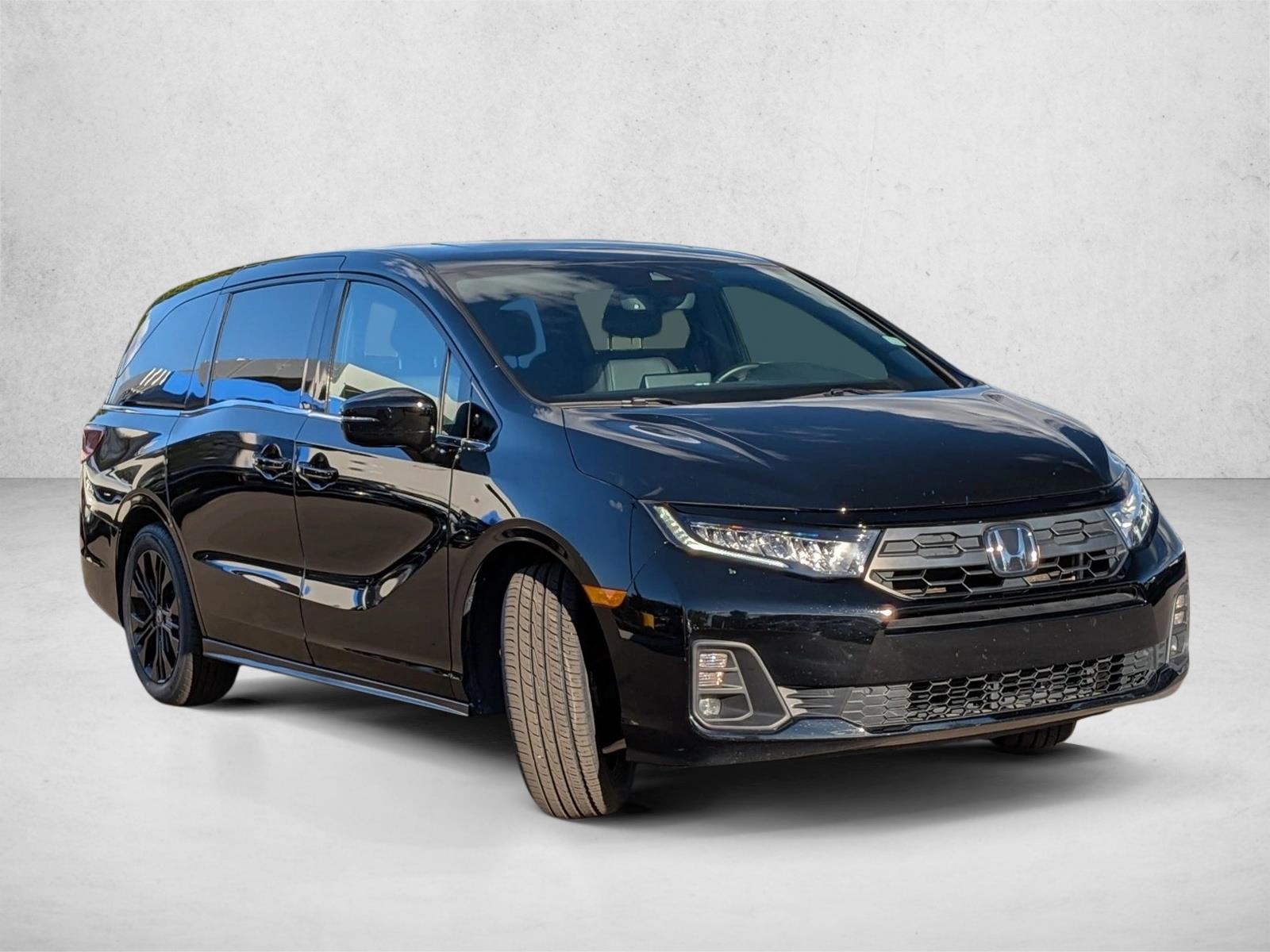 2025 Honda Odyssey photo 3