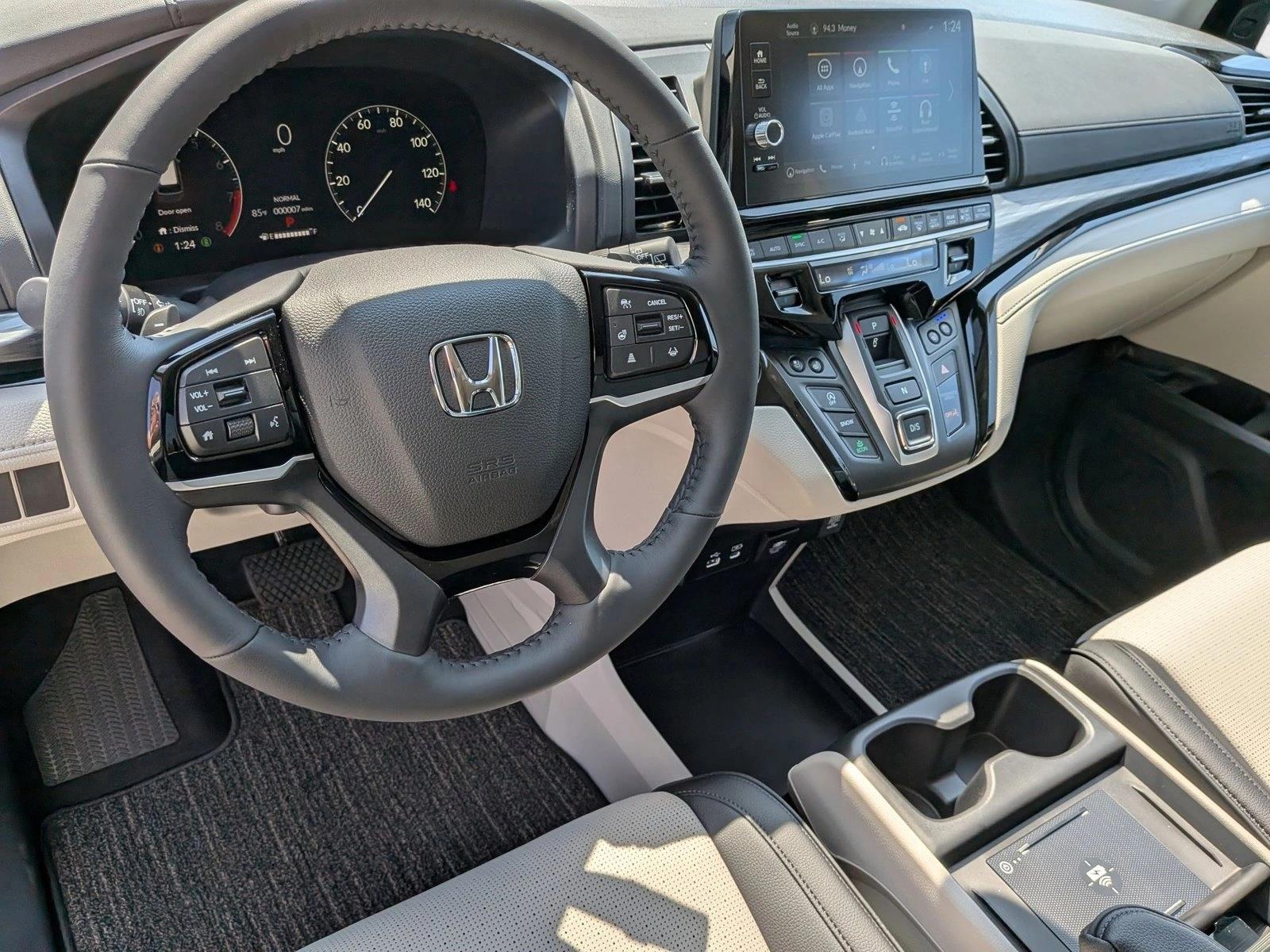 2026 Honda Odyssey Elite photo 3
