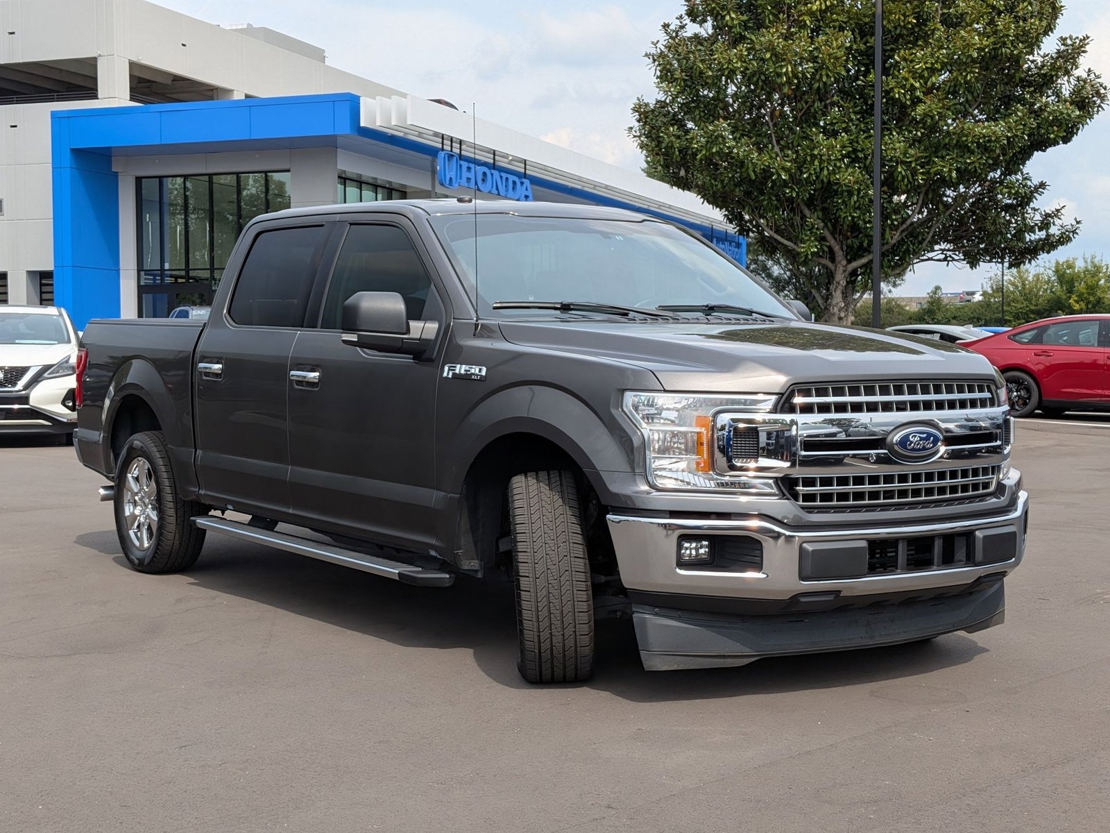 2018 Ford F-150 XLT photo 2