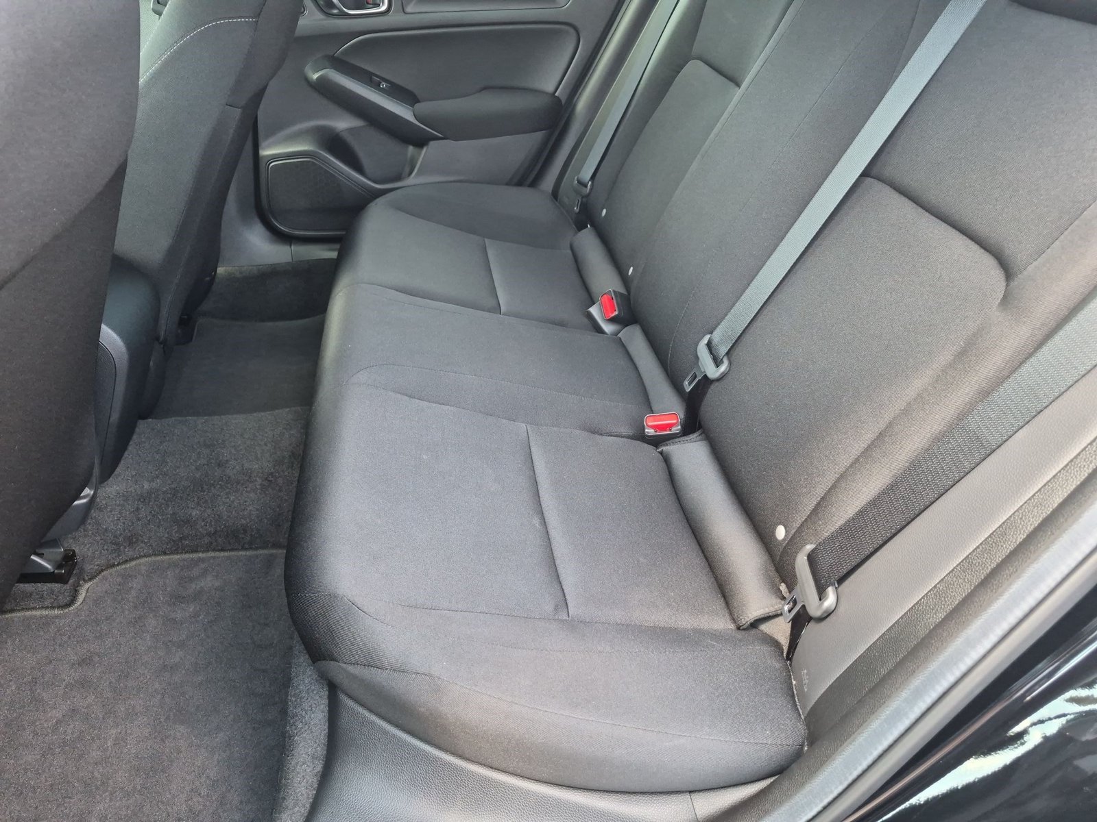 2024 Honda Civic Hatchback LX - Photo 17