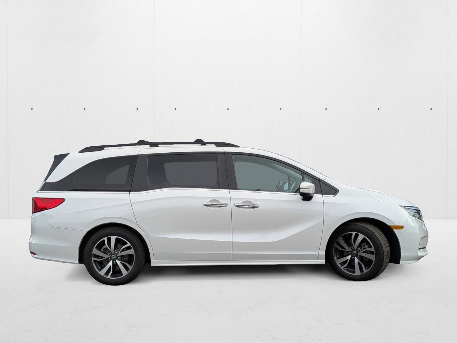 2022 Honda Odyssey Touring photo 4
