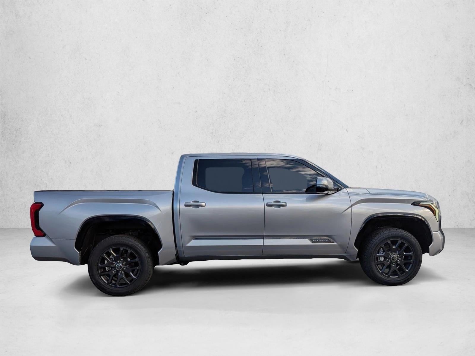 2023 Toyota Tundra Platinum CrewMax photo 4