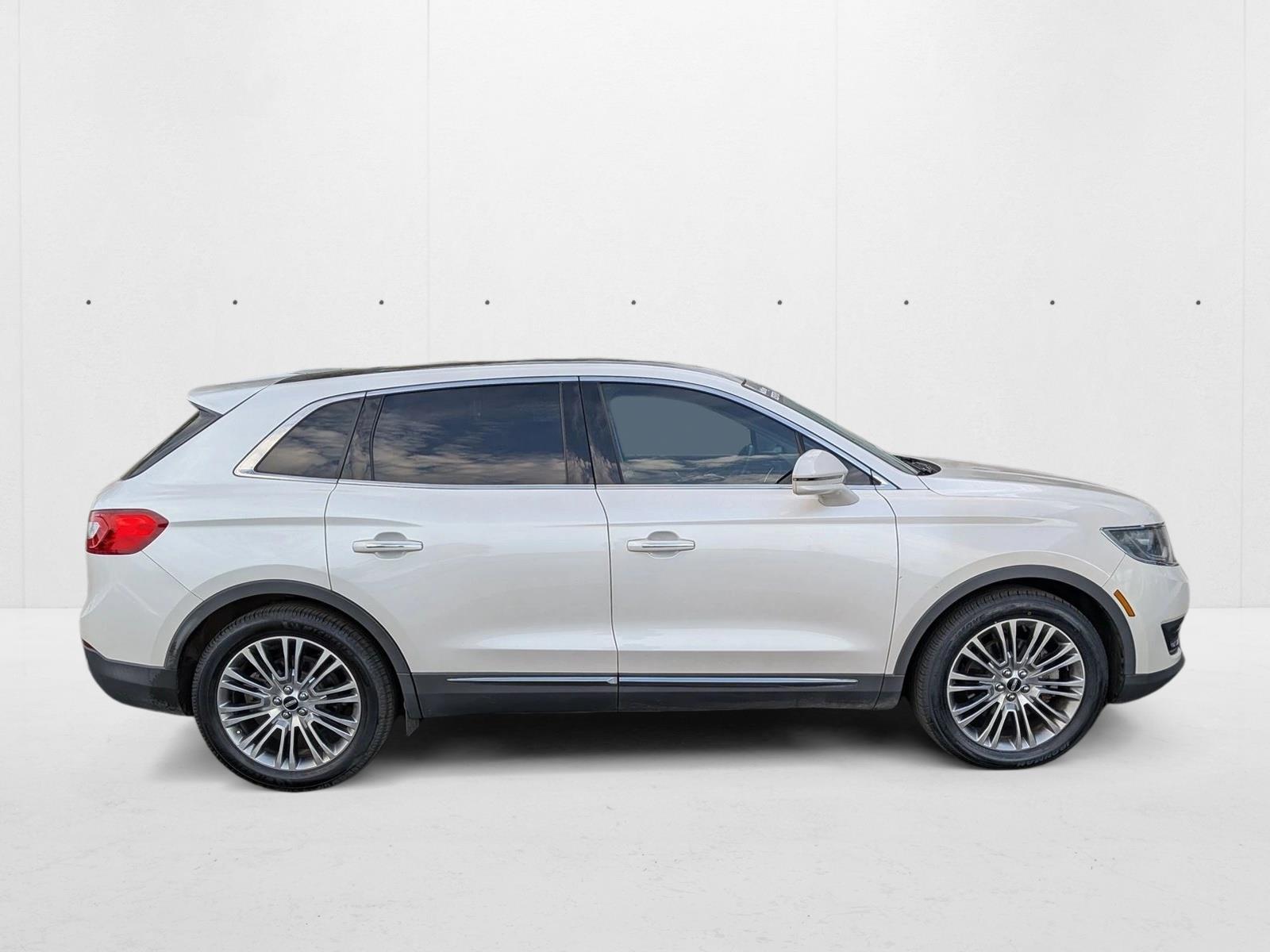 2016 Lincoln MKX Reserve photo 4