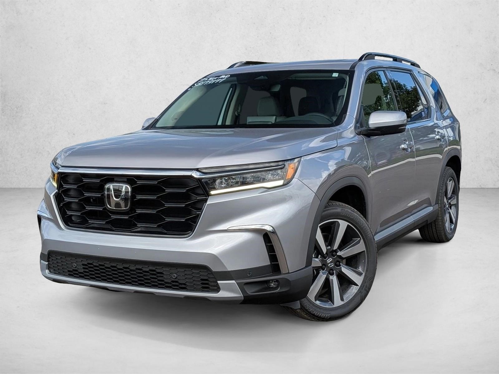 2025 Honda Pilot Touring's photo