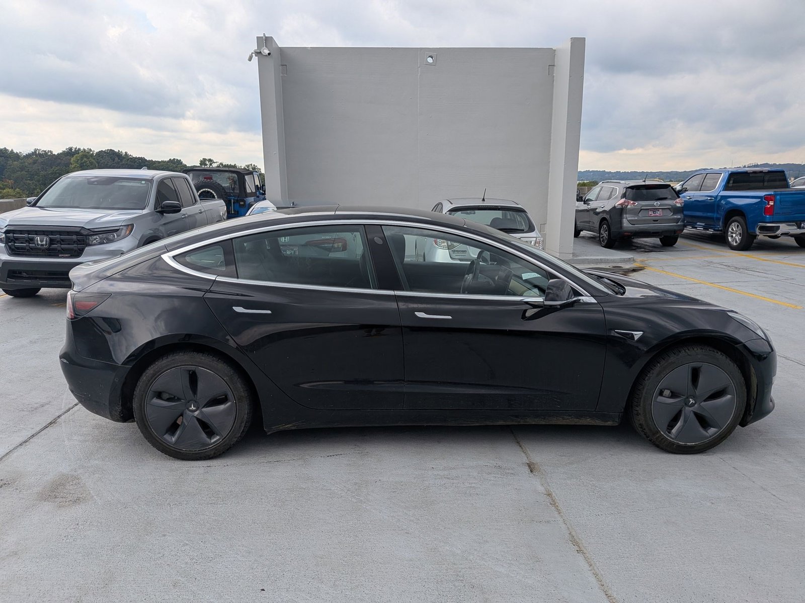 2019 Tesla Model 3 Standard Range Plus photo 4