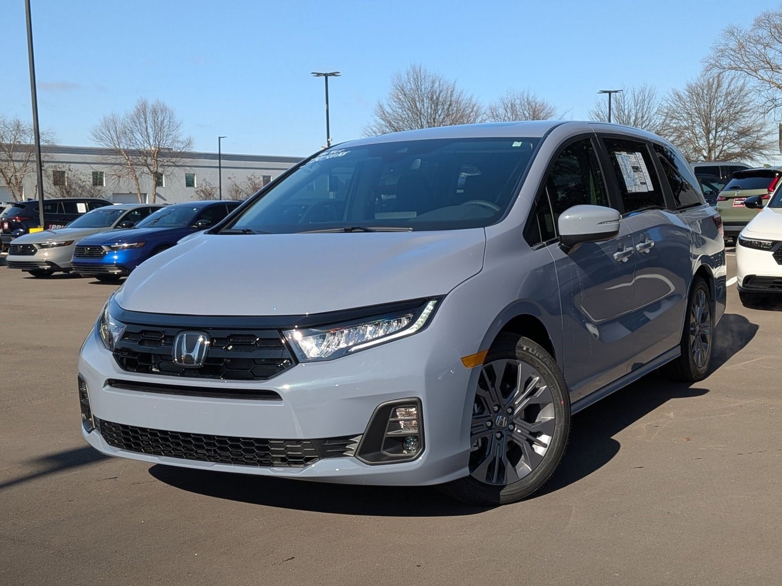 2026 Honda Odyssey Touring's photo