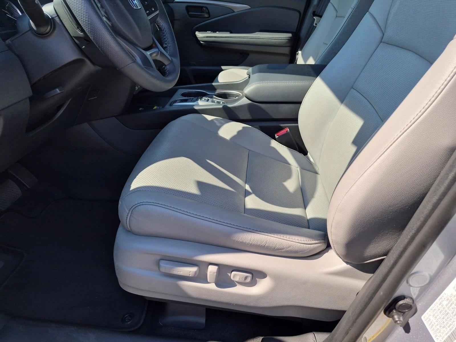 2025 Honda Passport EX-L - Photo 16