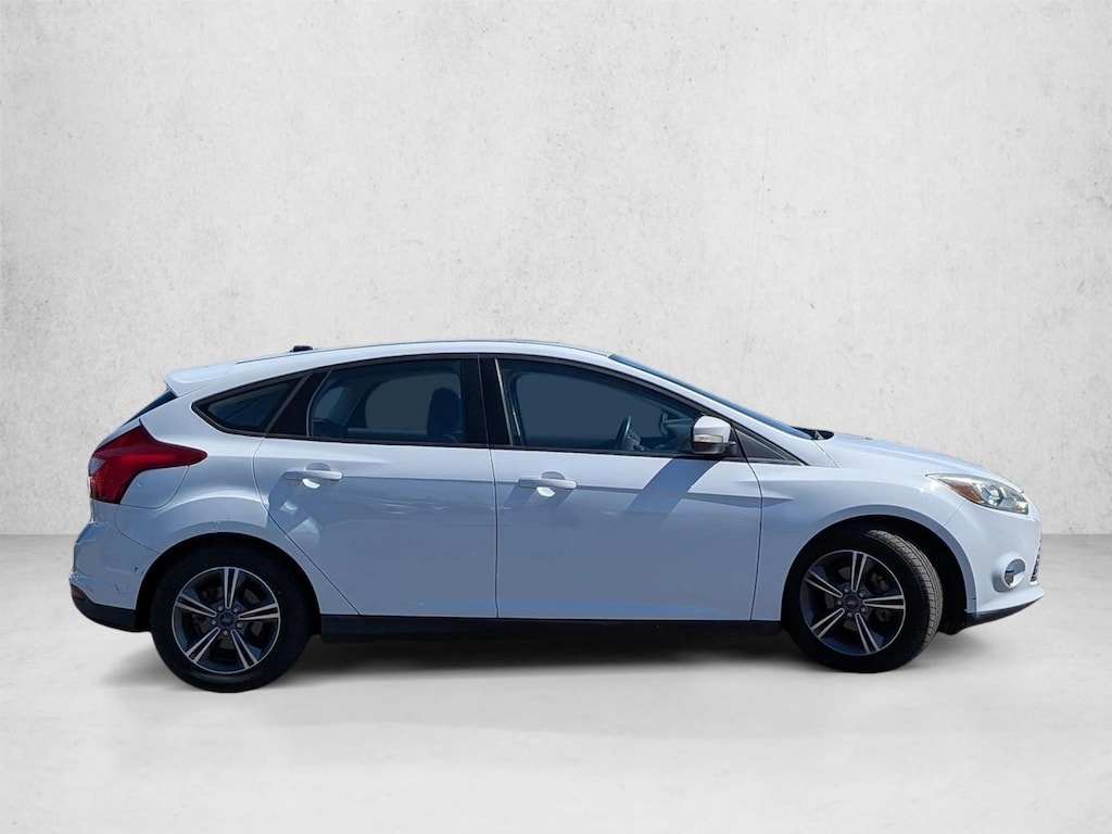 Used 2014 Ford Focus SE Hatchback
