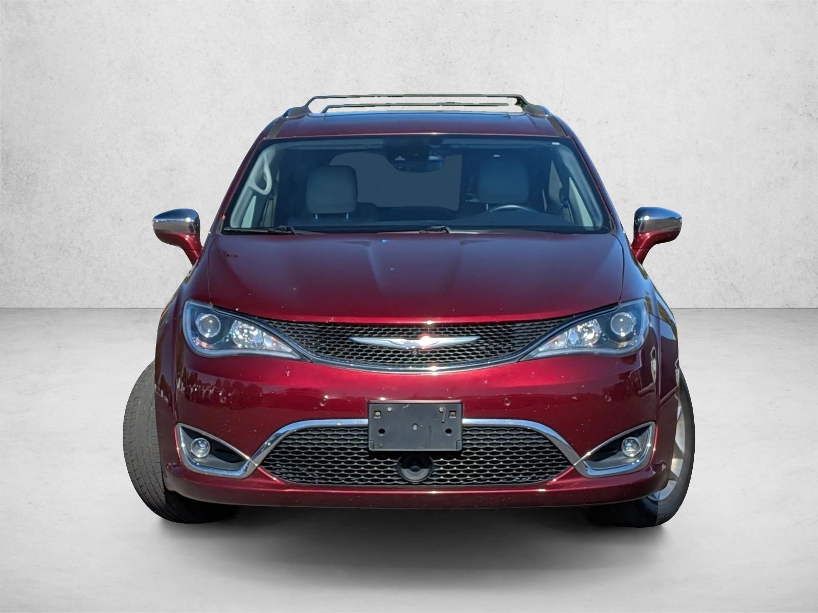 2017 Chrysler Pacifica Limited photo 2