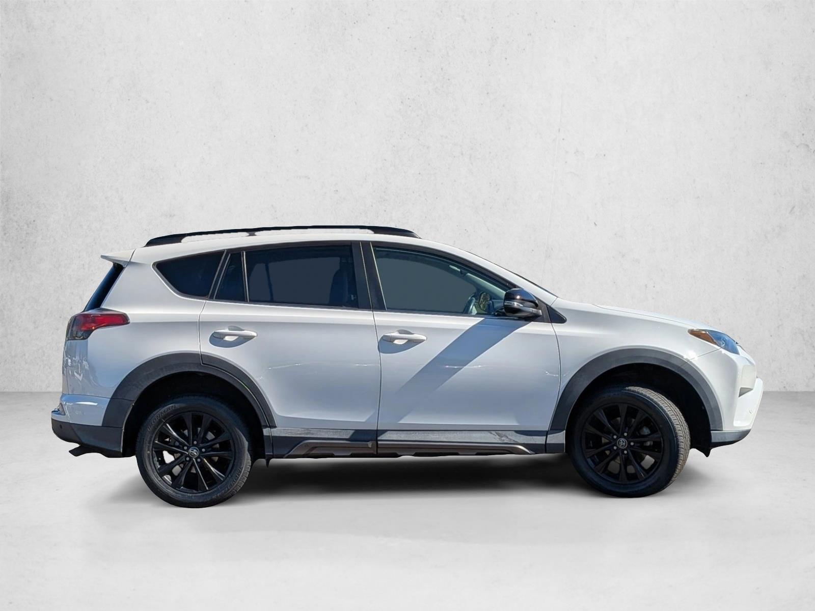 2018 Toyota RAV4 Adventure photo 4